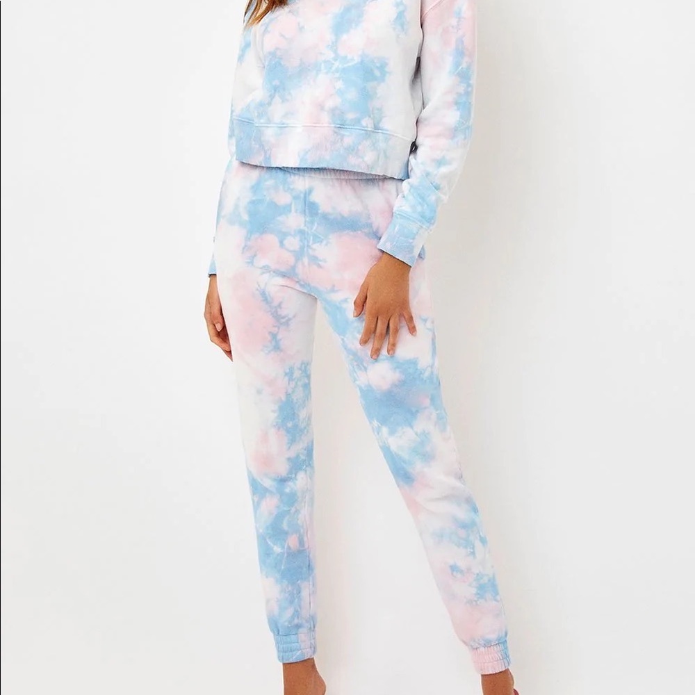 Frankie’s Bikini’s Matching Sweatshirt & Sweatpants Tie-Dye set